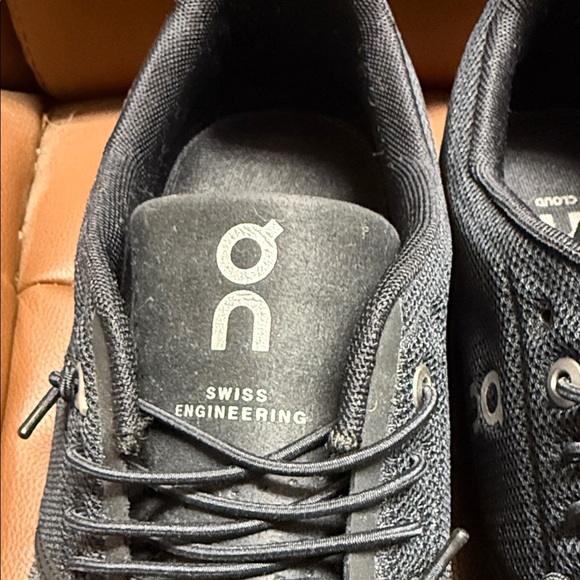 On Running Men's Cloud 6 Athletic Shoes - Picture 2 of 9